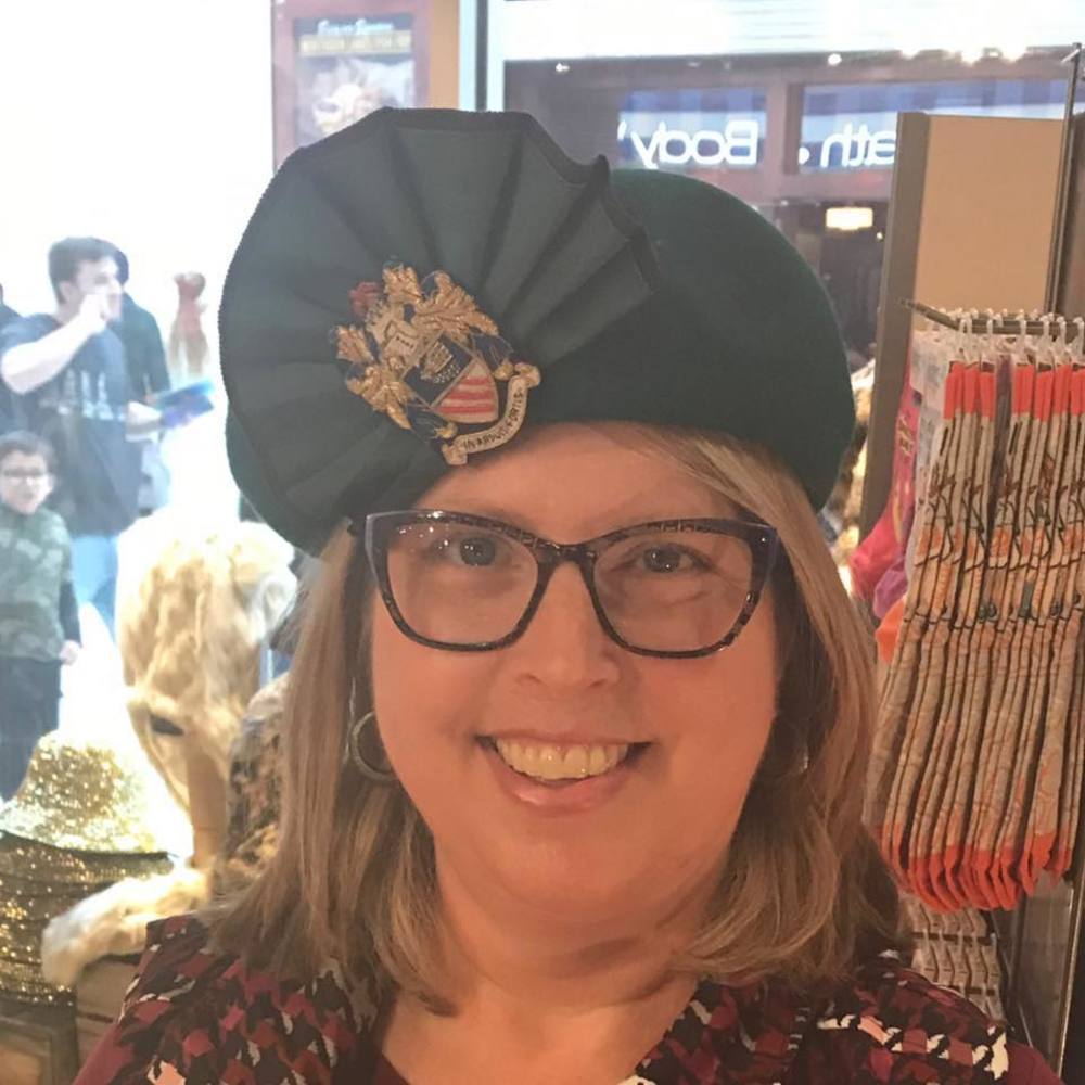 Meet your Posher, Lisa